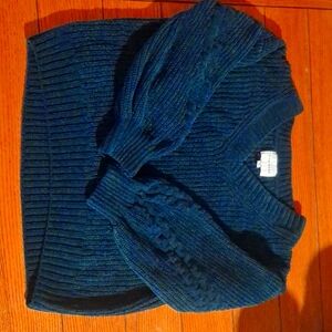 Green pullover sweater